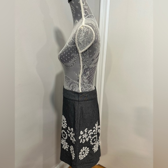 Ann Taylor Women Sz: 4 Embroidered Skirt Dark Gray A-Line Lined Floral. - Picture 14 of 14